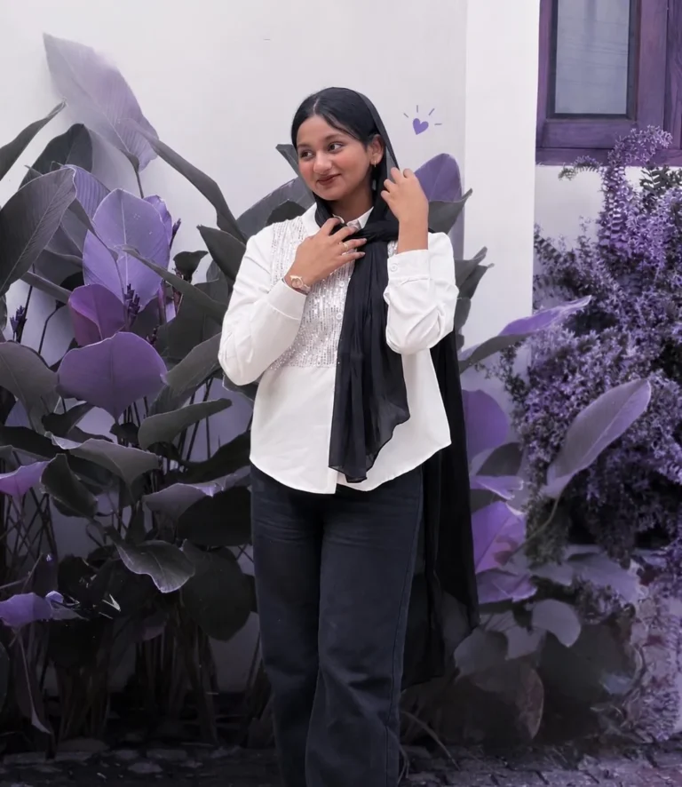 A freelance digital marketing expert in sharjah standing aesthetic